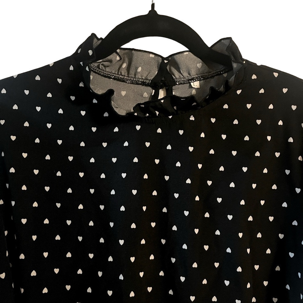 Heart Patterned Black Blouse - Picture 3 of 4